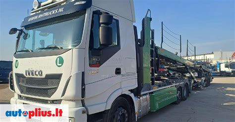 Tematinė nuotrauka su IVECO Stralis vilkikais