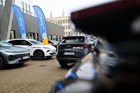 automobilis kelionėje per Rusiją