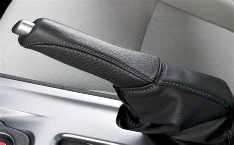 Teminis automobilio rankinio stabdžio sistemos komponentų nuotrauka