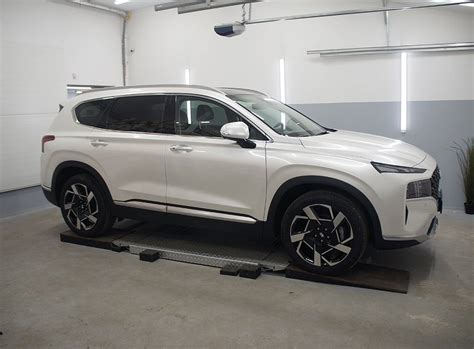 Nuotrauka su automobilio važiuokle Hyundai Santa Fe