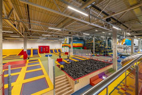 Schema su „SkyPark“ pramogų centro taisyklėmis ir saugumo nurodymais