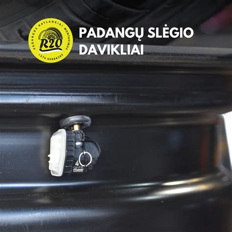 Padangų slėgio daviklių svarbą iliustruojanti infografika su automobilio siluetu ir pabrėžtais ratais