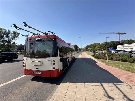 Troleibusų ūsų keitimas, techninis darbas