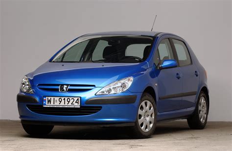 Teminė nuotrauka: Peugeot 307 su sumontuotais langų deflektoriais