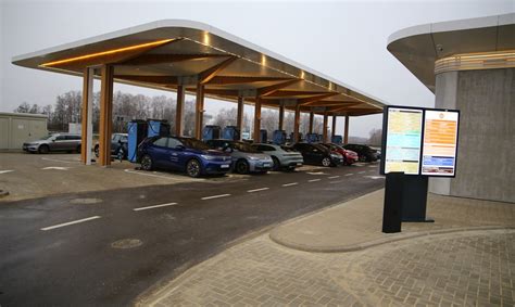automobilių parkas, naudojamas vairavimo mokymui
