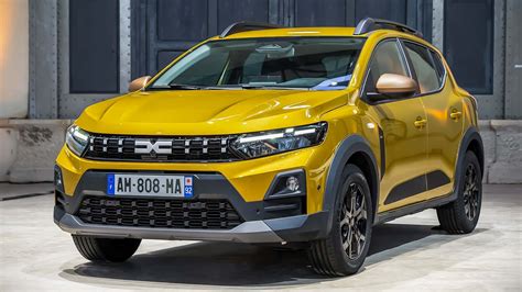 Dacia Sandero Stepway eksterjero nuotrauka su LED žibintais