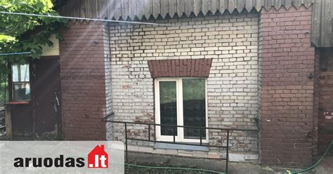 mūrinės sienos valymas nuo dažų