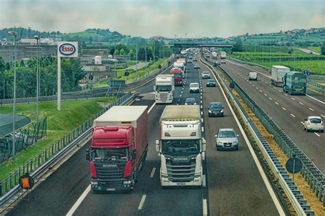 Infografika: Krovininio transporto svorio ir matmenų ribos priklausomai nuo ašių skaičiaus