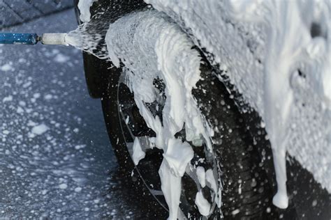 Automobilio važiuoklės plovimas
