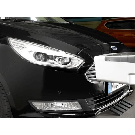 Schematinis įvairių tipų sunkvežimio priekinių žibintų (halogeninių, xenon, LED) palyginimas su jų pagrindiniais privalumais ir trūkumais.