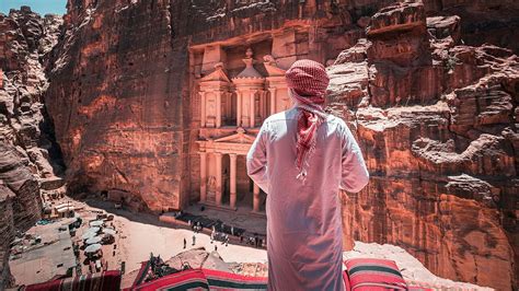Teminis nuotrauka, vaizduojanti vairavimą Jordanijos kelyje