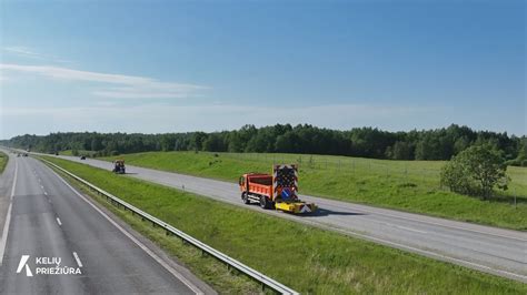 Tematinė nuotrauka su vilkikais JAV keliuose