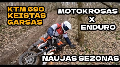 Tematinė nuotrauka: motokroso trasa miško apsuptyje