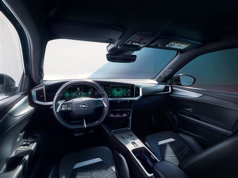 „Opel Mokka“ interjeras su „Pure Panel“ ekranų sistema