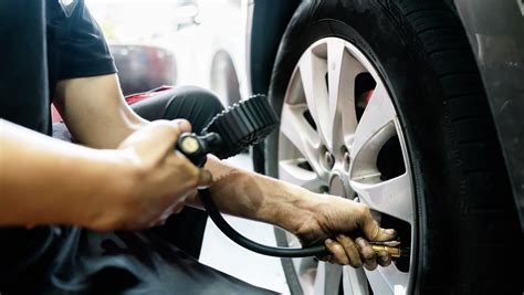 automobilio glaisto tepimas mentelėmis