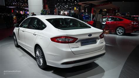 Ford Mondeo 2015 interjero nuotrauka