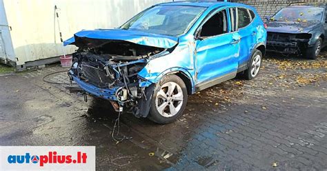 Teminė nuotrauka su naudotomis automobilių dalimis