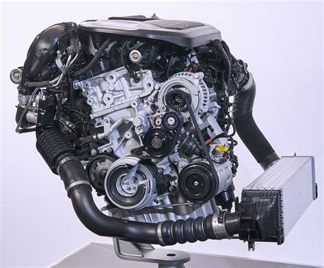 BMW B37 variklio nuotrauka