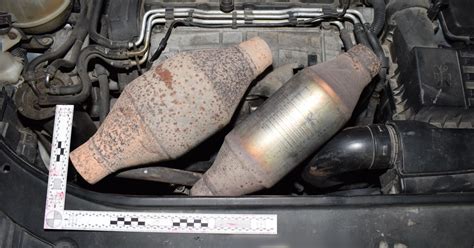 Tematinė nuotrauka: automobilių katalizatorius