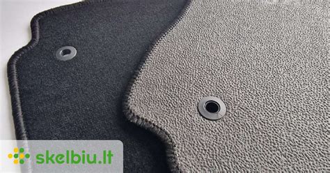 Tematinė nuotrauka: skirtingų tipų automobilių kilimėliai (guminiai ir tekstiliniai)