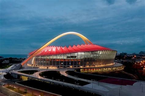 Nuotrauka, iliustruojanti dvigubo lipo triuką „Moses Mabhida“ stadione