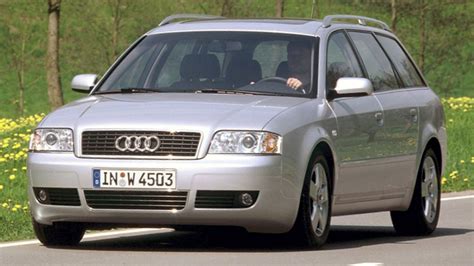 Interjero nuotrauka, rodanti Audi A6 C5 saloną su patogiomis sėdynėmis