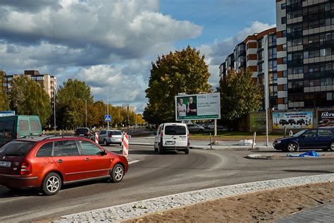 Teminė nuotrauka: sankryža ir eismas