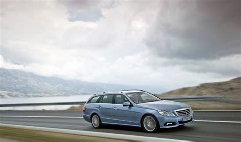 Mercedes-Benz E klasės evoliucijos vizualizacija