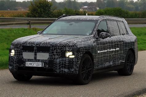 Tematinė BMW X7 ir iX7 dizaino vizualizacija