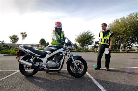 Motociklo važiavimas aštuoniuke