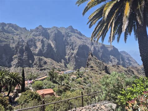 Visureigis kalnuotame Tenerifės kraštovaizdyje
