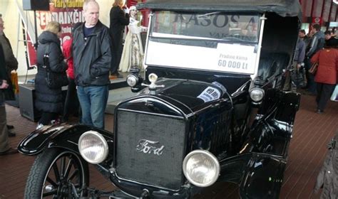 „Ford Model T“ automobilis, demonstruojantis jo paprastą ir tvirtą konstrukciją.