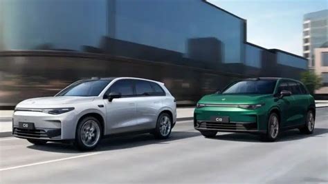 Infografika: automobilių tipų pasiskirstymas (dyzeliniai, benzininiai, hibridiniai, elektromobiliai)
