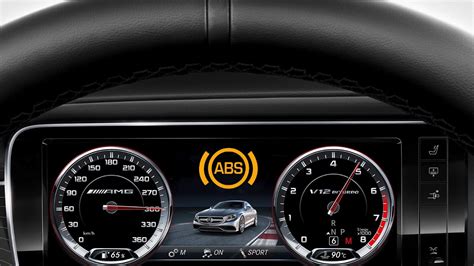 Modernus automobilio prietaisų skydelis su aktyviomis pagalbos vairuotojui sistemomis