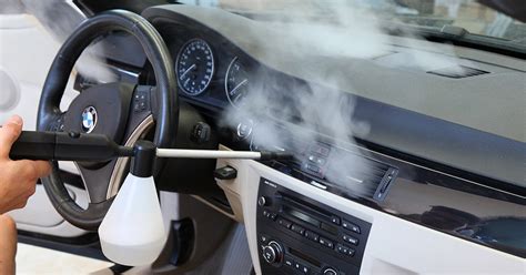 Infografika apie automobilio salono cheminio valymo privalumus