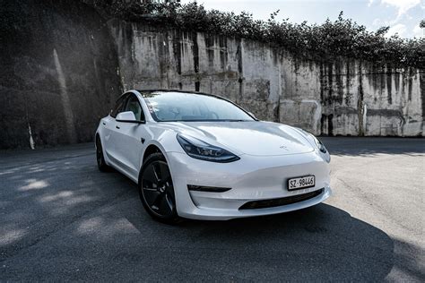 Tematinė nuotrauka: Dyzelinu varomi automobiliai eisme