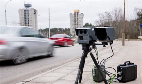 nuotrauka su mobiliu greičio matuokliu (