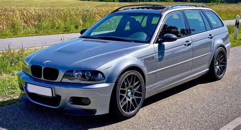 Klasikinis BMW 3 serijos Touring (E46) profilis po 2001 m. atnaujinimo