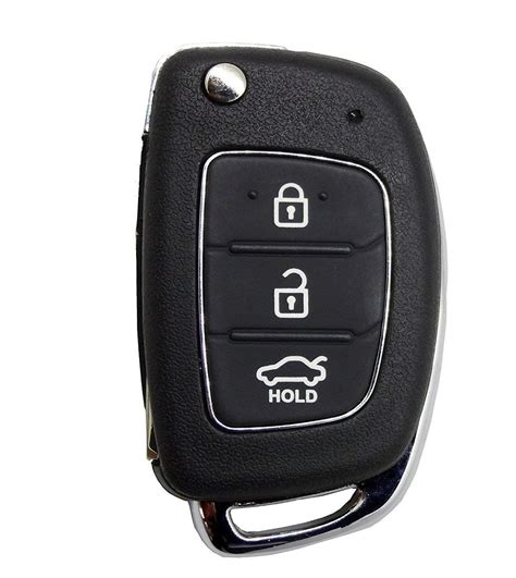 Schema, iliustruojanti skirtingus Škoda automobilių raktų tipus: transponderio, nuotolinio valdymo ir išmaniojo rakto.