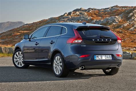 Volvo V40 automobilio važiuoklės sailenblokų schema