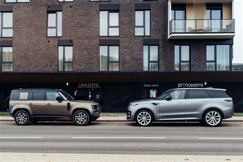 Land Rover automobilių ratlankių ir padangų asortimento vizualizacija