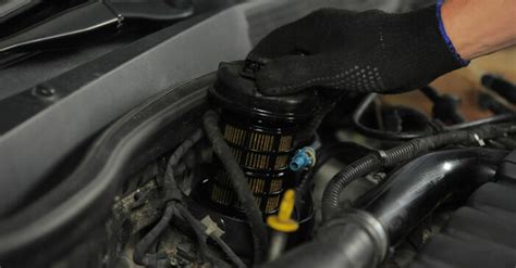 Kuro filtro keitimo procesas Opel Antara