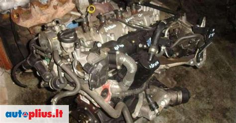 Opel Astra variklio skyriaus vaizdas