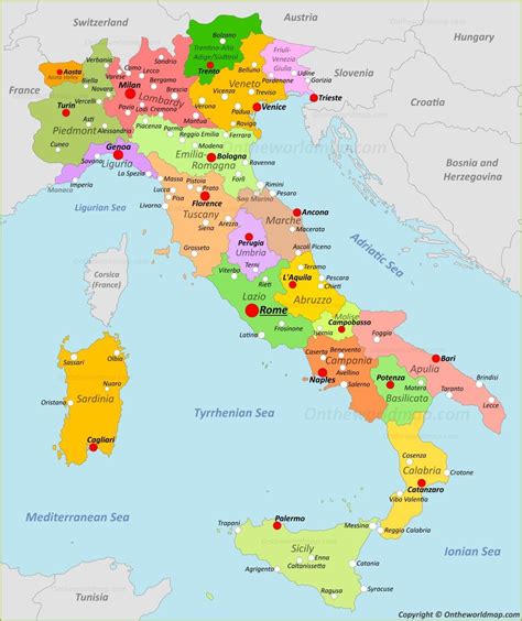 Italijos žemėlapis su pavaizduotomis sienomis ir aplinkinėmis jūromis