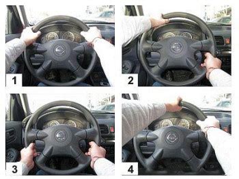 automobilio vairuotojo vieta, rankos ant vairo