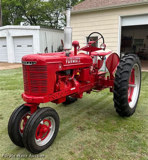 International Harvester Farmall traktoriaus 1942 metų modelis