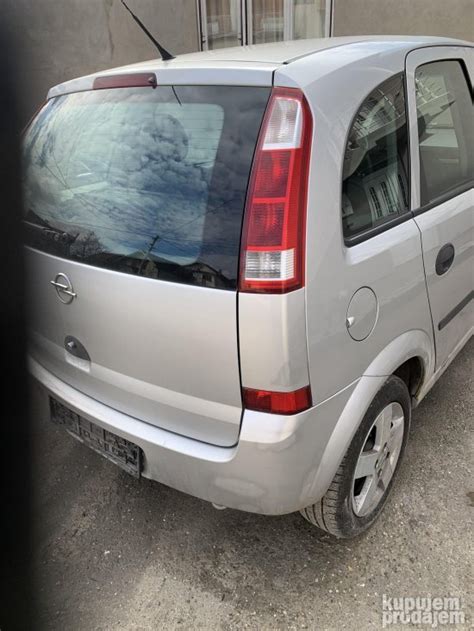 Opel Zafira galinio žibinto pavyzdys