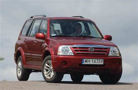 Suzuki Grand Vitara XL-7 ir Suzuki Grand Vitara modelių palyginimas
