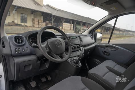 Opel Vivaro mikroautobuso interjero ir eksterjero nuotraukos
