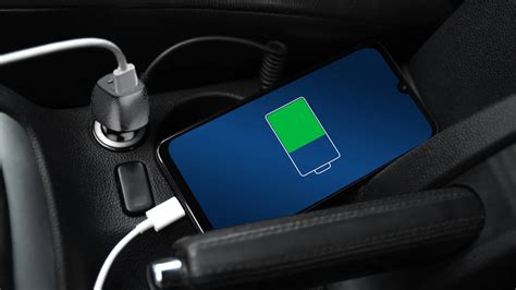 telefono įkrovimas automobilyje